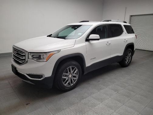 White 2017 GMC Acadia SLT-1