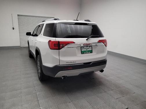 White 2017 GMC Acadia SLT-1