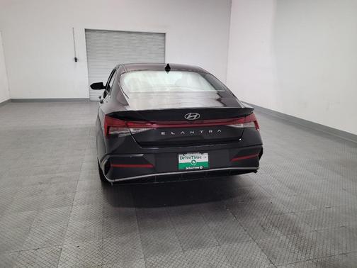 Abyss Black 2025 Hyundai ELANTRA SEL
