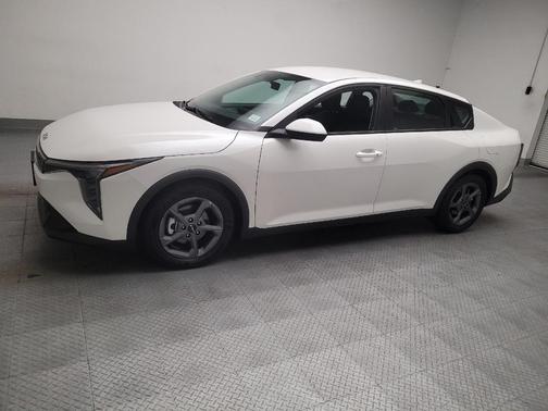 Snow White Pearl 2025 Kia K4 LXS