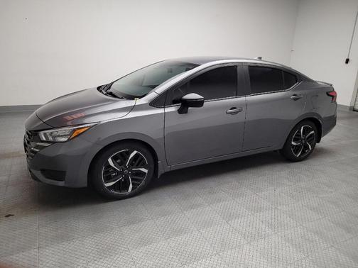 Gun Metallic 2024 Nissan Versa 1.6 S