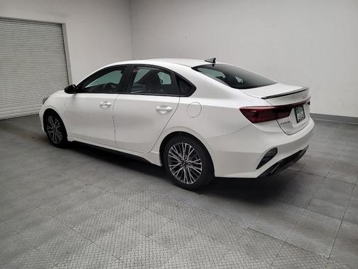 Snow White Pearl 2022 Kia Forte GT-Line