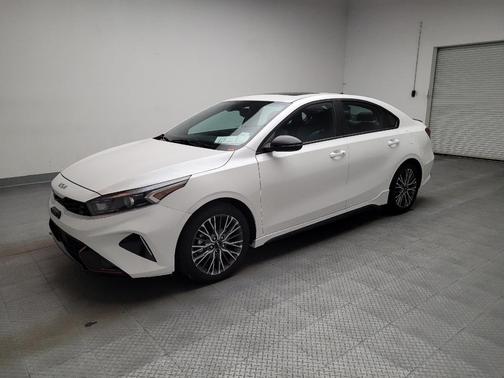 Snow White Pearl 2022 Kia Forte GT-Line