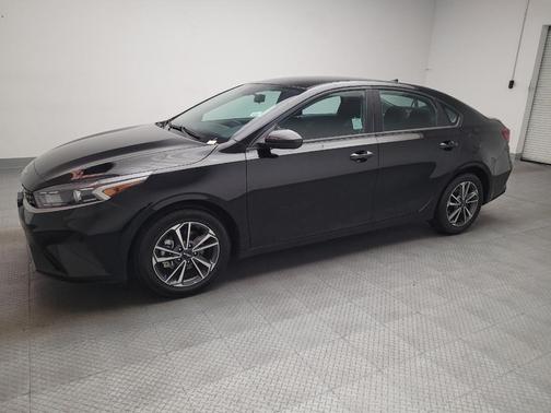 Aurora Black 2023 Kia Forte LXS