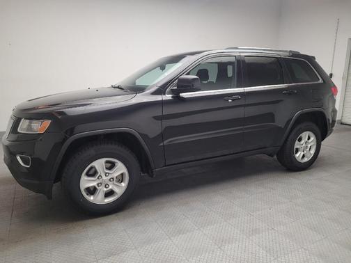 Brilliant Black Crystal Pearlcoat 2014 Jeep Grand Cherokee Laredo