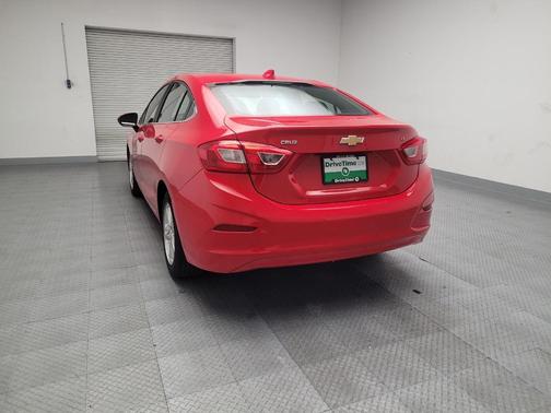 Red 2017 Chevrolet Cruze LT