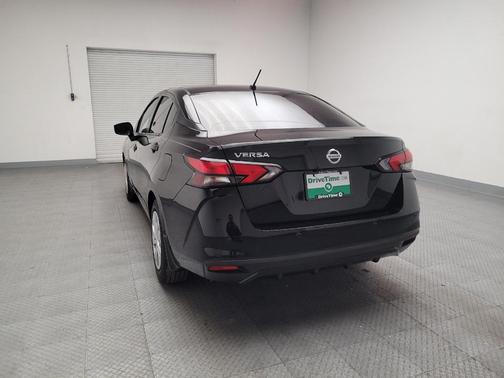 2022 Nissan Versa 1.6 S