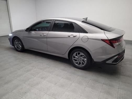 Fluid Metal 2024 Hyundai ELANTRA SEL