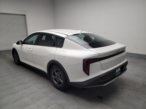 Snow White Pearl 2025 Kia K4 LXS