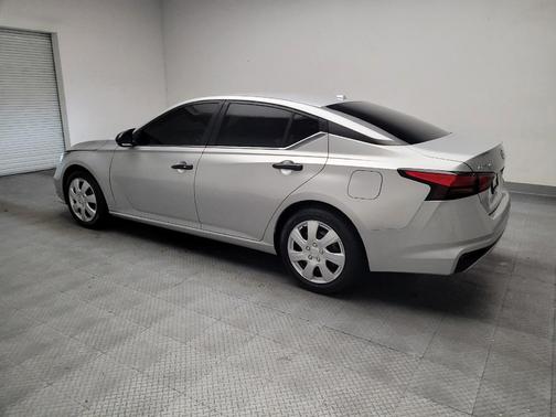 Silver 2021 Nissan Altima 2.5 SV