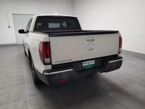White Diamond Pearl 2018 Honda Ridgeline RTL