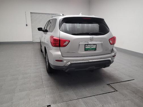 Brilliant Silver Metallic 2019 Nissan Pathfinder SV