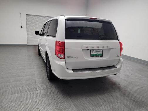 White Knuckle Clearcoat 2017 Dodge Grand Caravan SXT