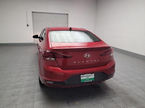 Red 2019 Hyundai ELANTRA SEL
