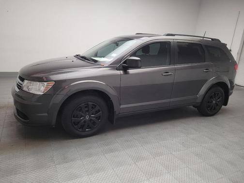 Granite Pearlcoat 2018 Dodge Journey SE
