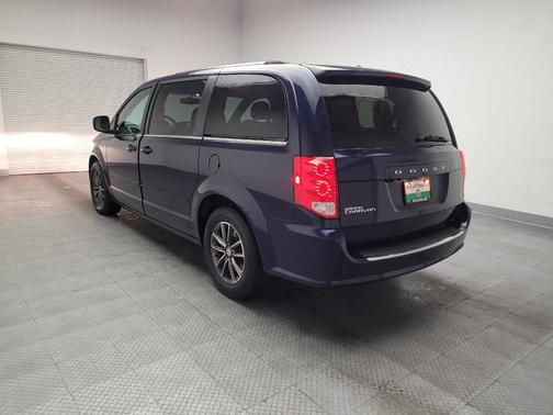 Contusion Blue Pearlcoat 2017 Dodge Grand Caravan SXT