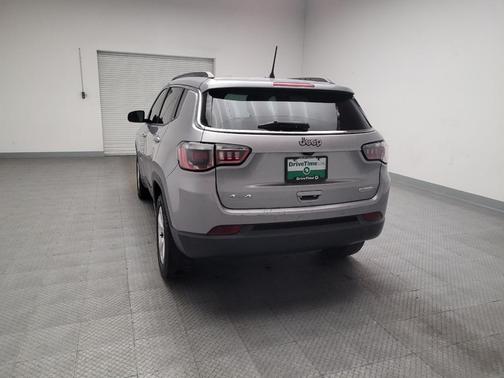 Billet Silver Metallic Clearcoat 2018 Jeep Compass Latitude