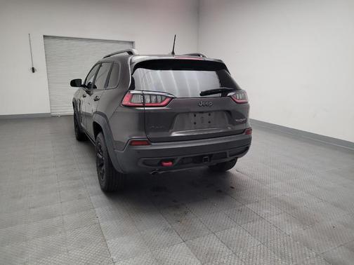 Granite Crystal Metallic Clearcoat 2019 Jeep Cherokee Trailhawk Elite