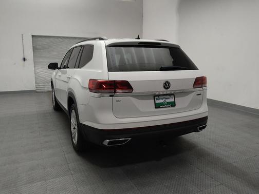 White 2021 Volkswagen Atlas SE 4Motion w/Tech Pkg (2021.5)