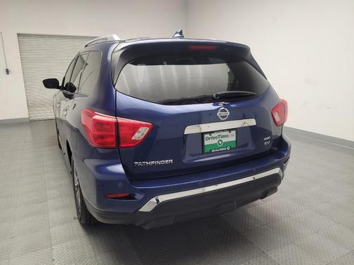 2019 Nissan Pathfinder SV