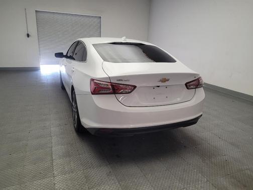 Summit White 2023 Chevrolet Malibu FWD 2LT