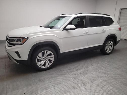 Pure White 2023 Volkswagen Atlas 2.0T SE w/Technology 4MOTION