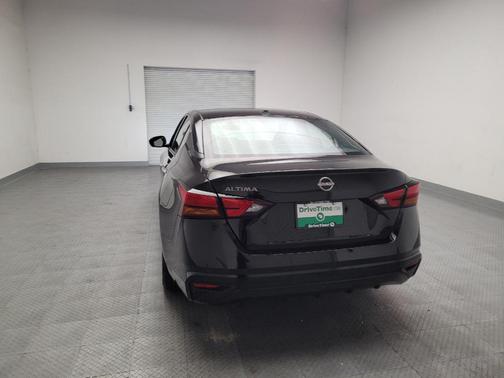 Super Black 2025 Nissan Altima 2.5 SV