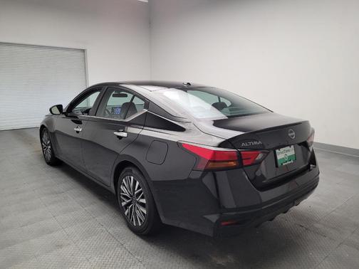 Super Black 2025 Nissan Altima 2.5 SV