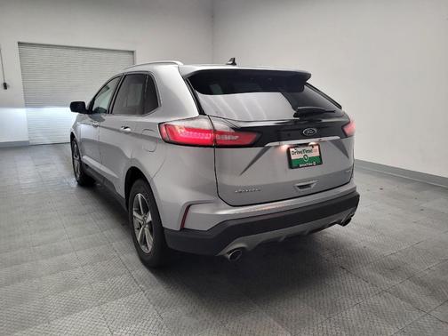 Iconic Silver Metallic 2020 Ford Edge SEL