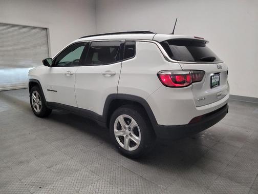 Bright White Clearcoat 2024 Jeep Compass Latitude