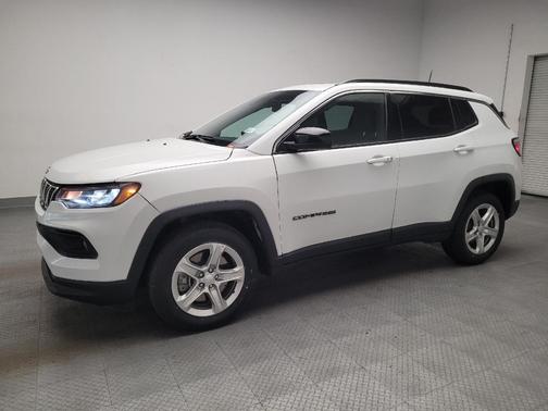 Bright White Clearcoat 2024 Jeep Compass Latitude