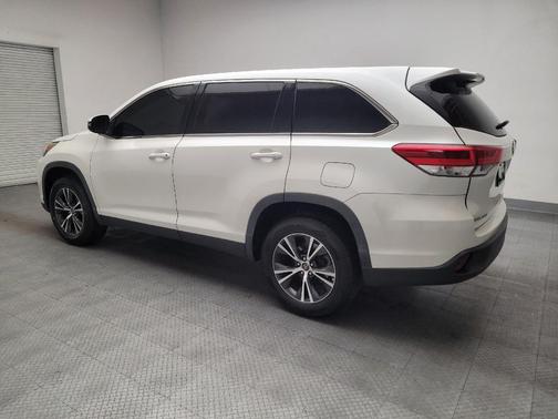 2019 Toyota Highlander LE I4