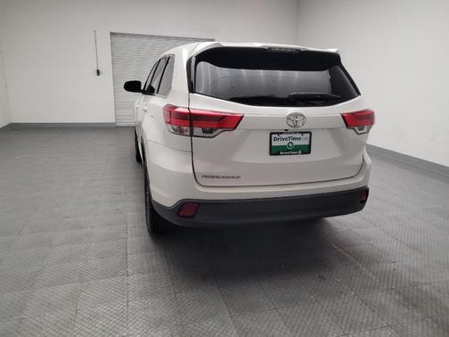 2019 Toyota Highlander LE I4