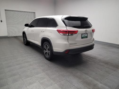 2019 Toyota Highlander LE I4