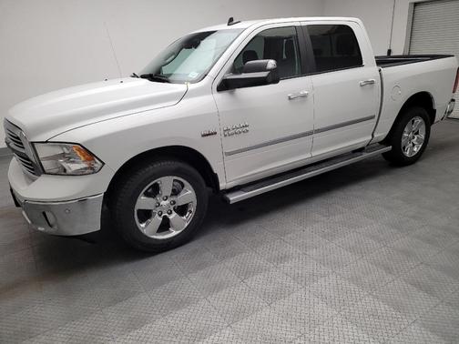 Bright White Clearcoat 2018 RAM 1500 Big Horn