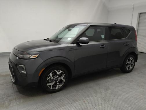 Gravity Gray 2022 Kia Soul LX