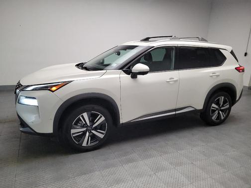 White 2023 Nissan Rogue SL