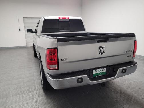 Bright Silver Metallic Clearcoat 2018 RAM 1500 SLT