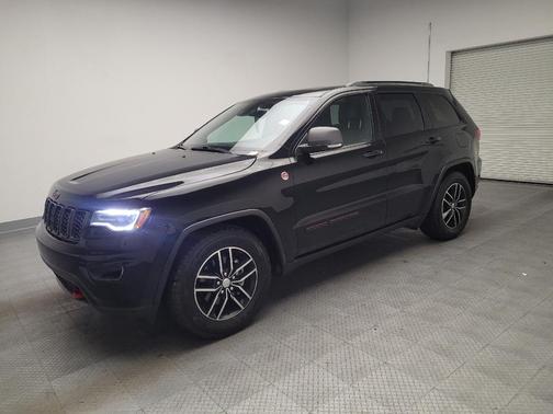 Diamond Black Crystal Pearlcoat 2018 Jeep Grand Cherokee Trailhawk