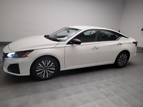 White 2025 Nissan Altima 2.5 SV