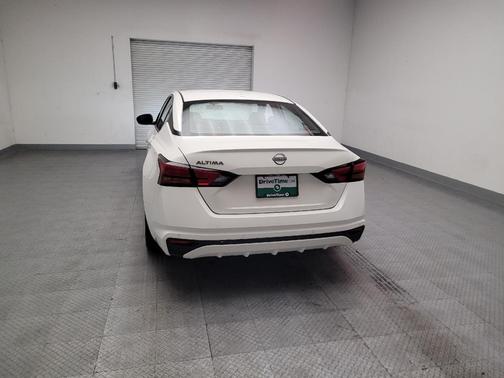 White 2025 Nissan Altima 2.5 SV