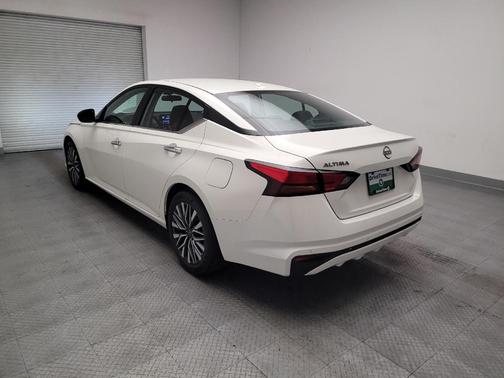 White 2025 Nissan Altima 2.5 SV