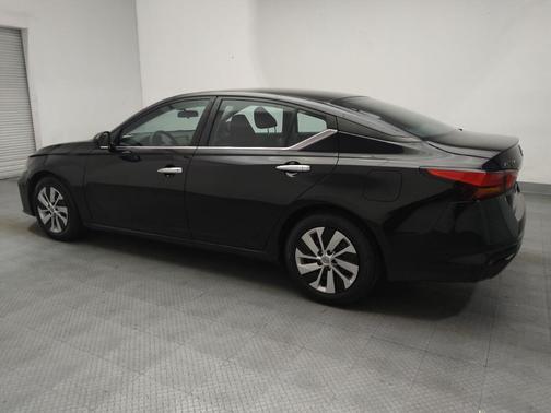 Super Black 2023 Nissan Altima S FWD