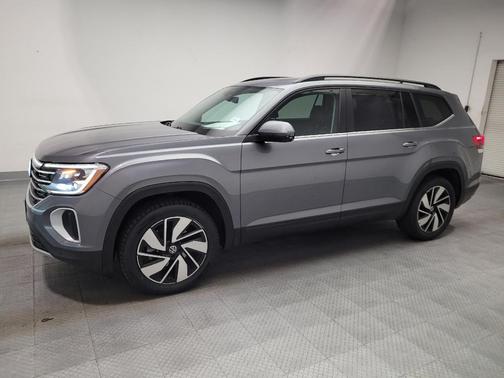 Platinum Gray Metallic 2024 Volkswagen Atlas 2.0T SE w/Technology