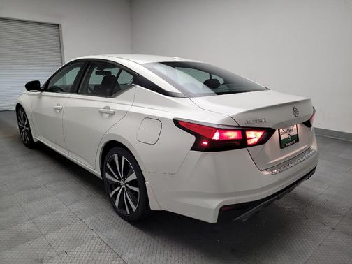 White 2022 Nissan Altima 2.5 SR