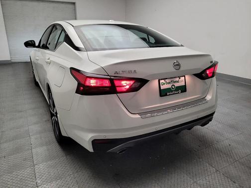 White 2022 Nissan Altima 2.5 SR