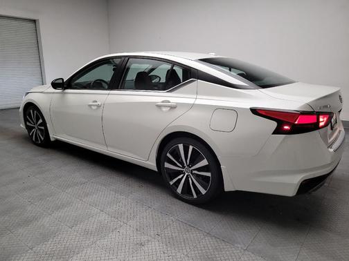 White 2022 Nissan Altima 2.5 SR