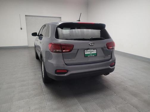 Everlasting Silver 2020 Kia Sorento LX