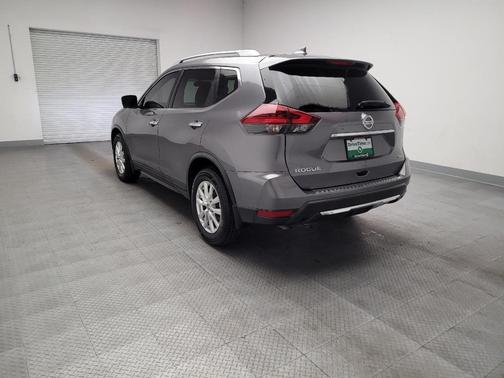 Gun Metallic 2018 Nissan Rogue SV