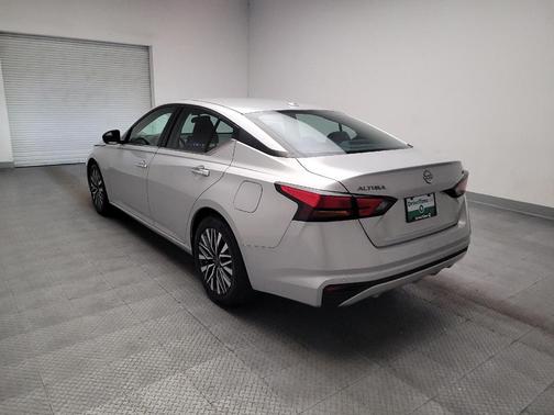 Brilliant Silver Metallic 2023 Nissan Altima 2.5 SV